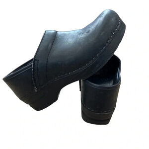Dansko Women’s Professional Black Oiled Clog Shoes Size EU37/ US 7 GUC